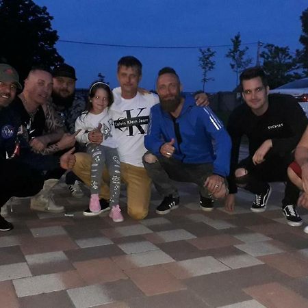 Szerencsecsillag Vendégház Kiskoros Exterior foto