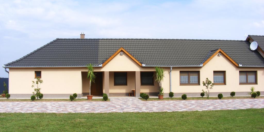 Szerencsecsillag Vendégház Kiskoros Exterior foto