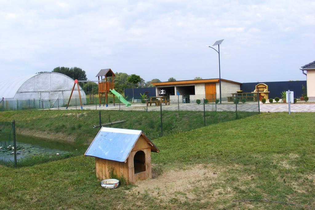Szerencsecsillag Vendégház Kiskoros Exterior foto
